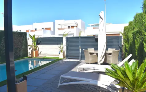 Maison Moderne Benijofar: Villa 2 Chambres avec Piscine Privée - Costa Blanca