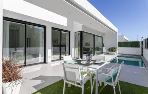 Villa moderne clé en main à Pilar de la Horadada – Dernière opportunité avec piscine privée et solarium